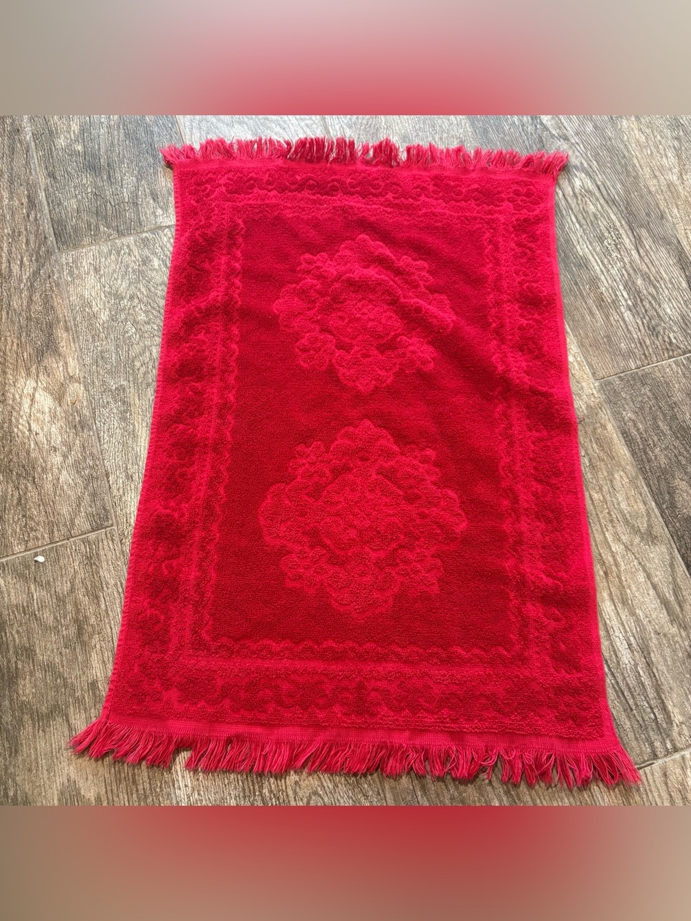 Vtg. Cannon Red Sculpted Hand Towel Fringe MCM 60s 70s 16x24”